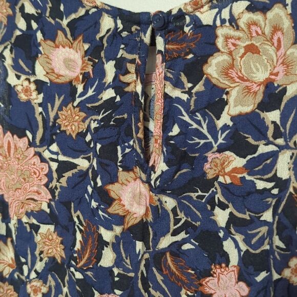 American Eagle Blue Floral Sleeveless Blouse - Picture 4 of 6